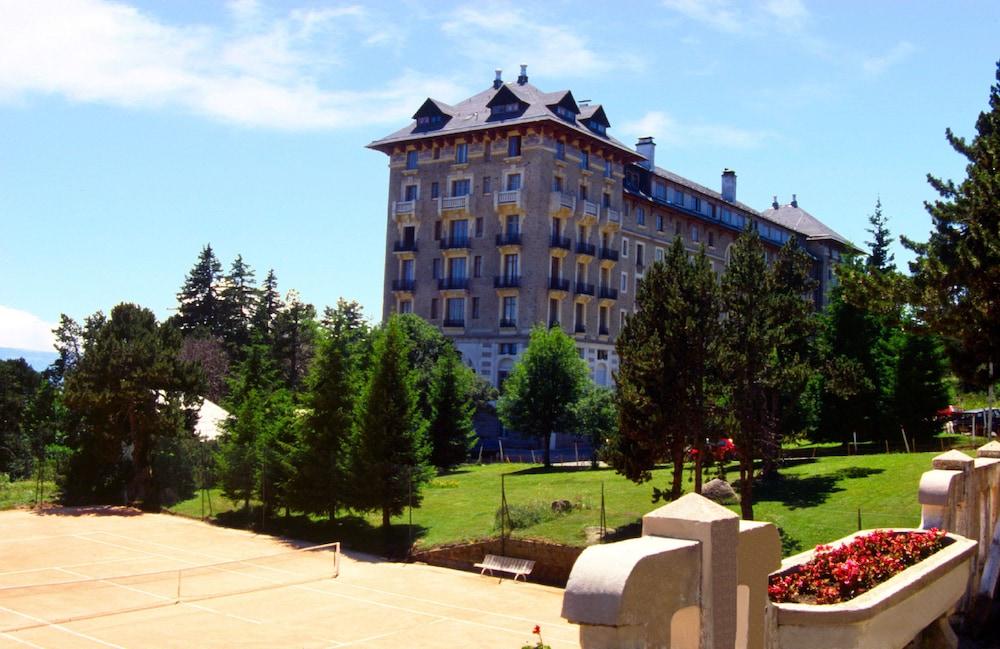 Carlit Hotel Font-Romeu-Odeillo-Via Exterior photo